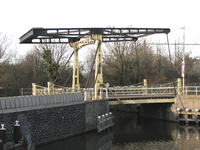 902845 Gezicht op de Jeremiebrug over de Kruisvaart te Utrecht, vanaf de Baden Powellweg.N.B. De brug is later ...